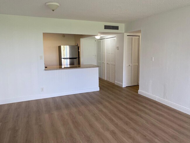 Foto del edificio - 9143 SW 77th Ave