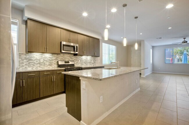 Foto del edificio - 3 Br/2.5 Ba w Loft and 2 car attached gara...