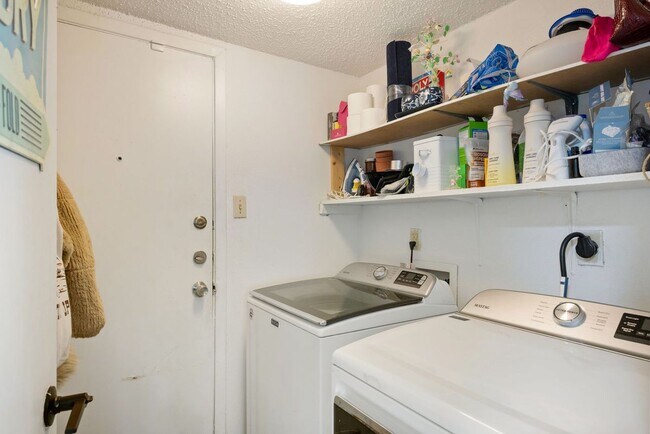 Foto del edificio - 8317 Forest Ridge Dr