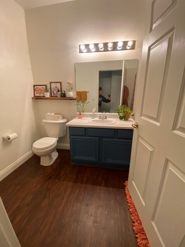 Foto del edificio - 3400 Cabana Dr