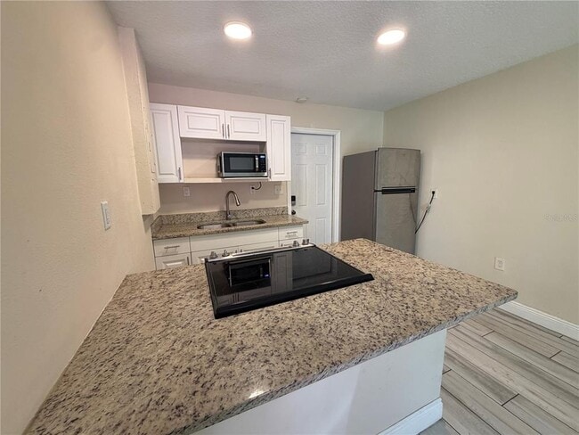 Building Photo - 810 8th St