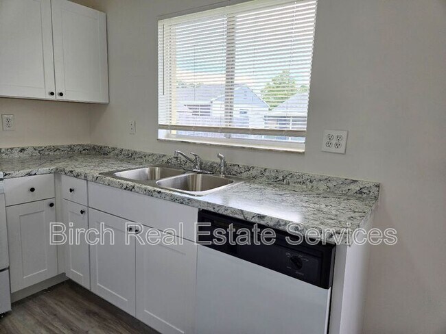 Foto del edificio - 5122 Muriel Ln