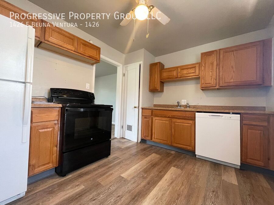 Foto principal - 1426 E Buena Ventura St