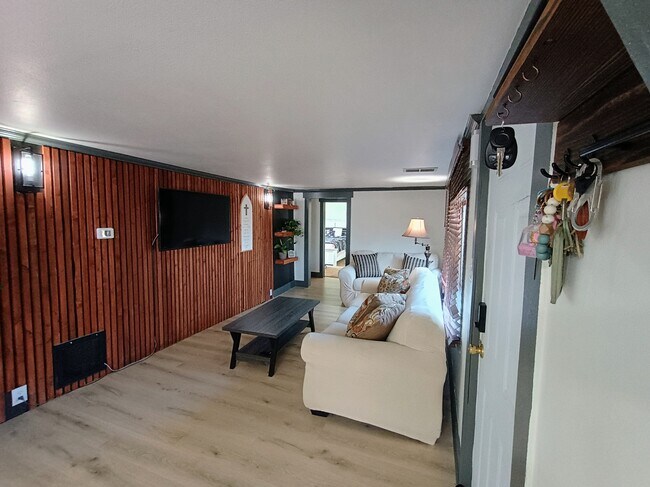 Foto del edificio - 325 Grape St