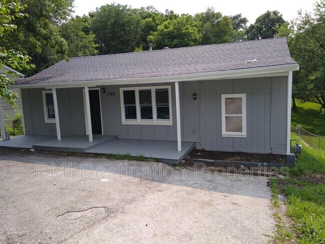 Building Photo - 1752 S 49 St