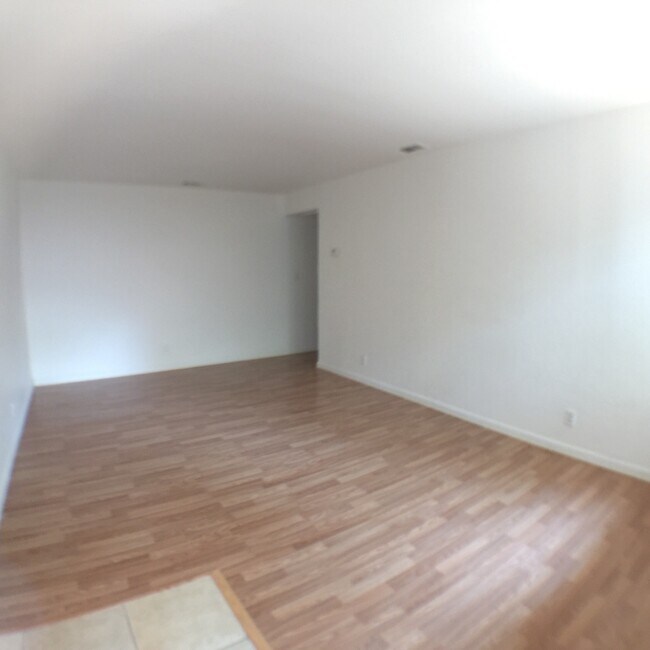 Foto del edificio - Super Cute 2 bedroom duplex in Rancho Cordova