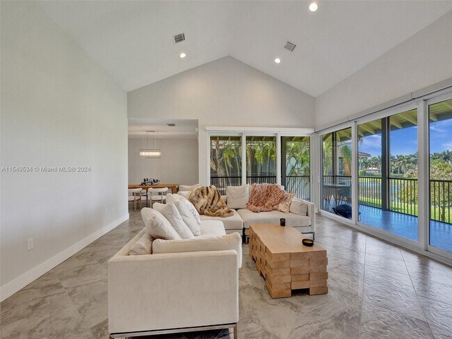 Foto del edificio - 7652 Elm Ridge Dr