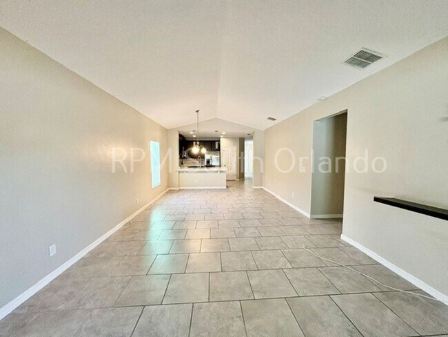 Foto del edificio - 2751 Wadeview Loop