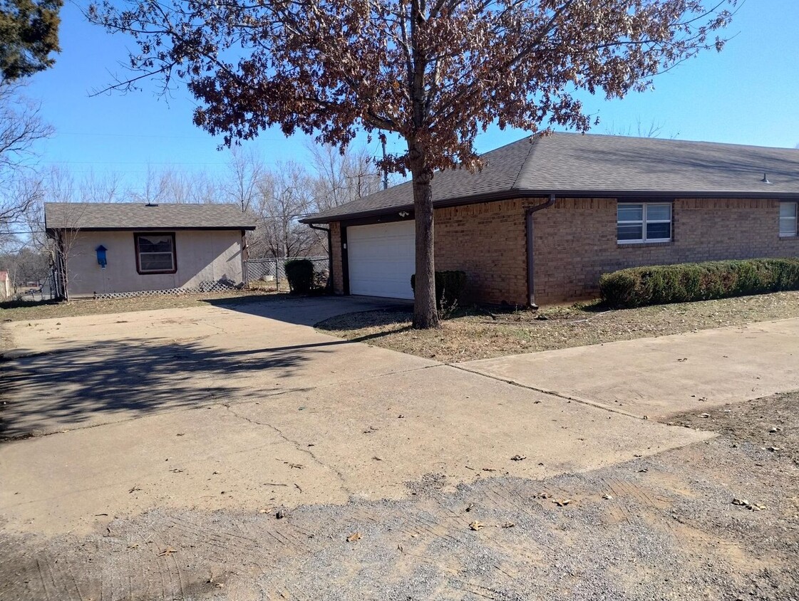 Primary Photo - Home in Robinson's Landing!