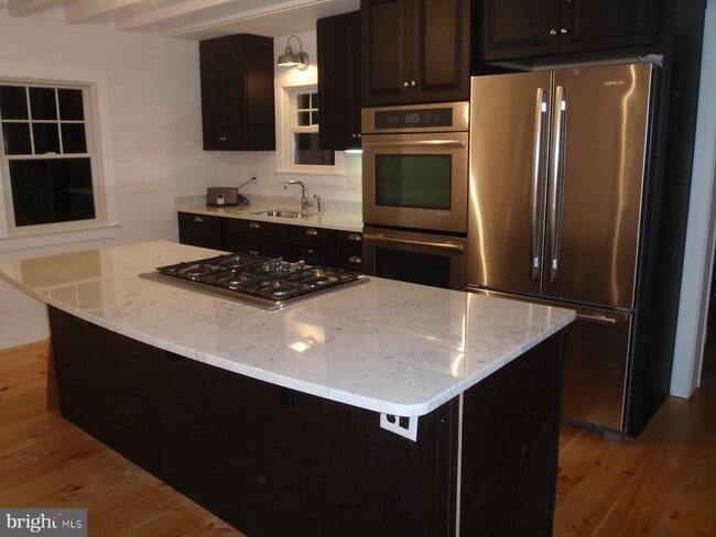 Building Photo - 217 Dodson Ave