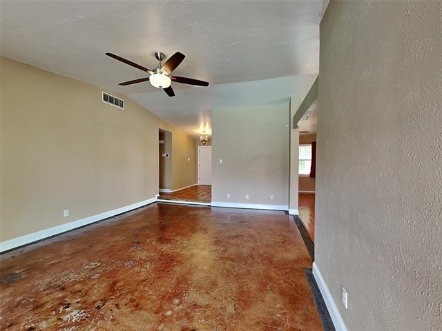 Foto del edificio - 1334 Forestglen Dr