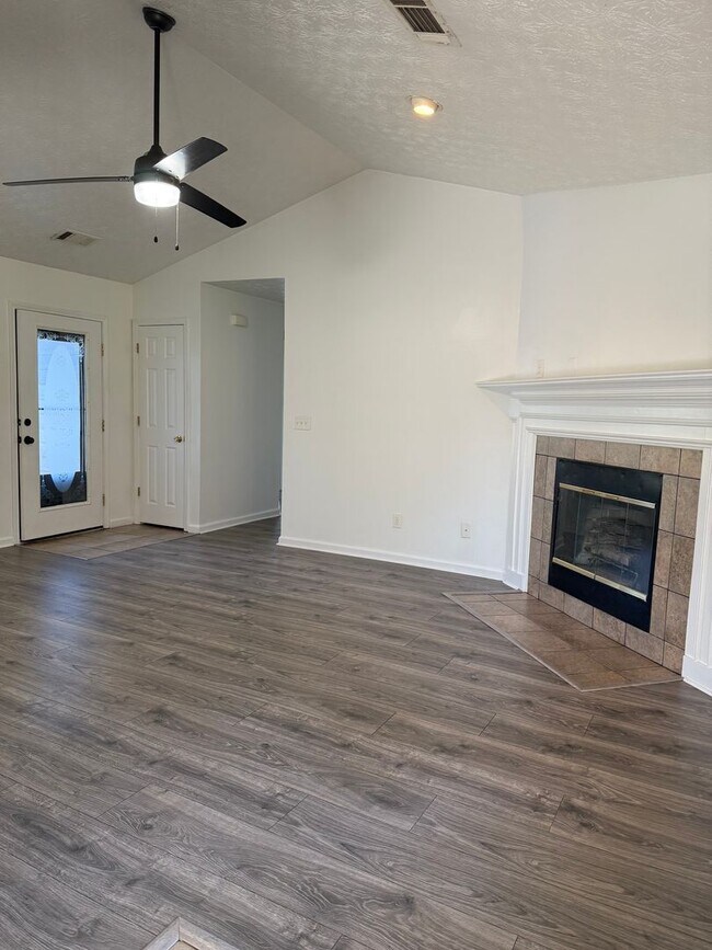 Foto del edificio - 3 Bedroom 2 Bathroom Ranch Home