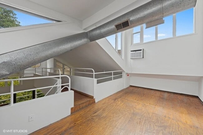 Building Photo - 1745 S Halsted St