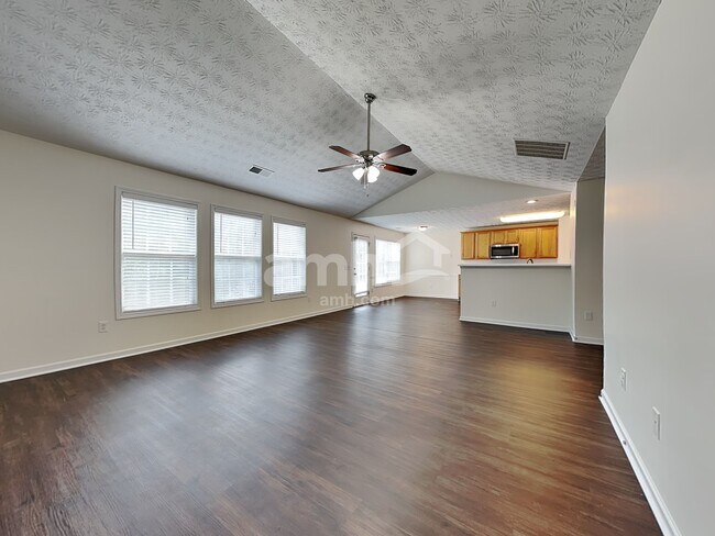 Foto del edificio - 2347 Swan Lake Dr SW