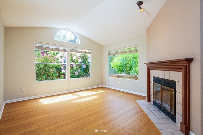 Foto del edificio - 18230 40th Ave W