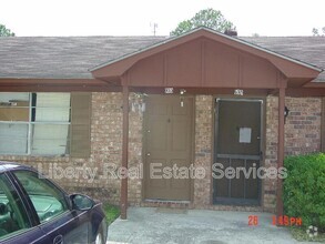 Building Photo - 979 Live Oak Dr