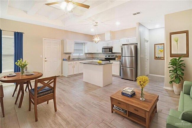 Building Photo - 12 Stauffers St