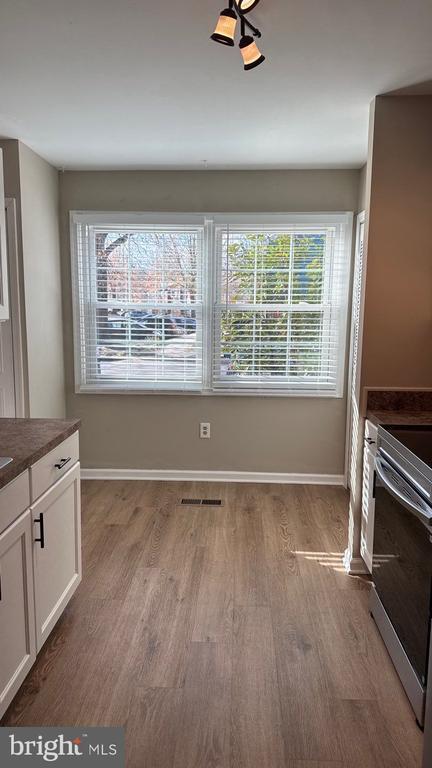 Foto del edificio - 1649 Forest Hill Ct