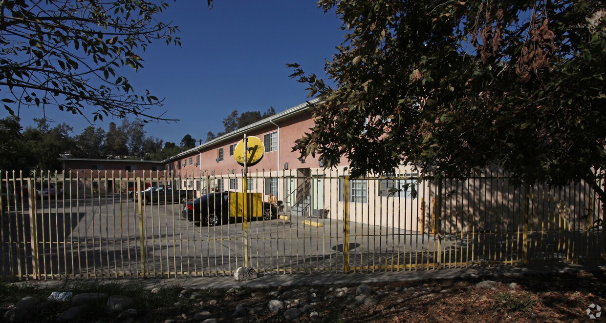Building Photo - 260 S Avenue 50