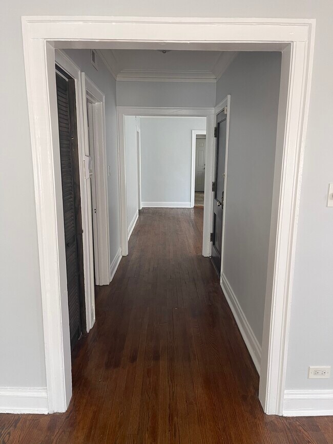 Foto del edificio - 7841 S Bennett Ave