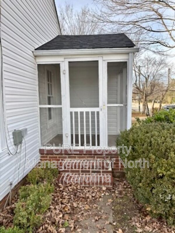 Building Photo - 1402 S Main St