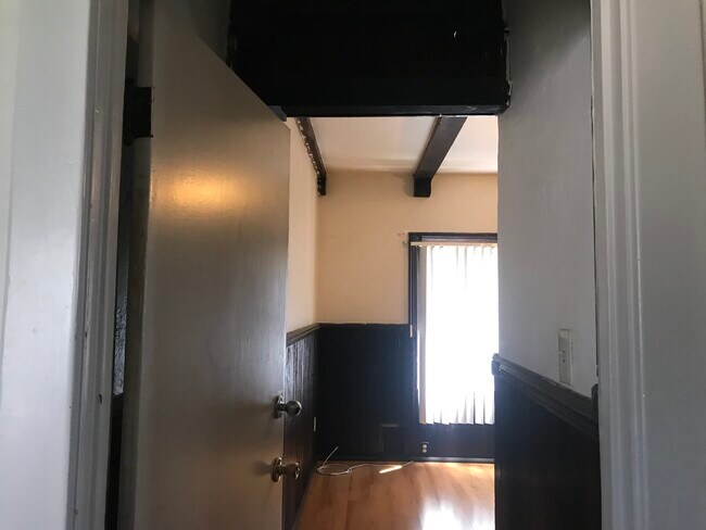 room - 1430 W 27th St