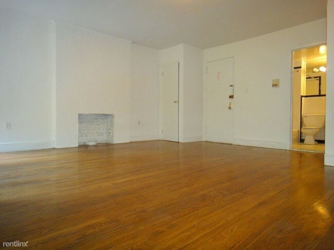 Building Photo - 1 br, 1.5 bath  - 57 W 70th St