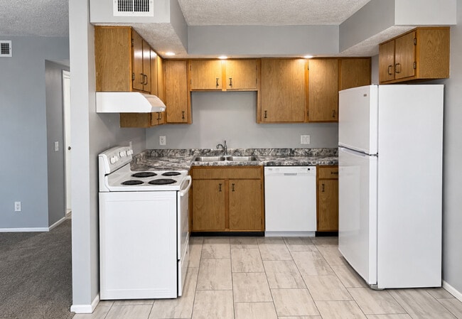 Building Photo - 3405 Holiday Ct