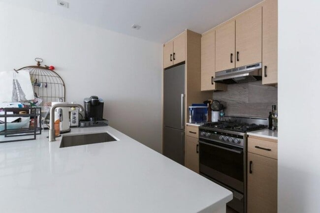 Building Photo - 3 bedroom in NEW YORK NY 10004