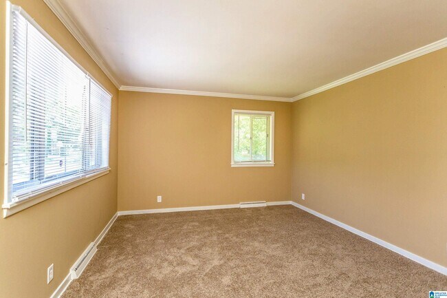 Building Photo - 929 Sherwood Forest Dr