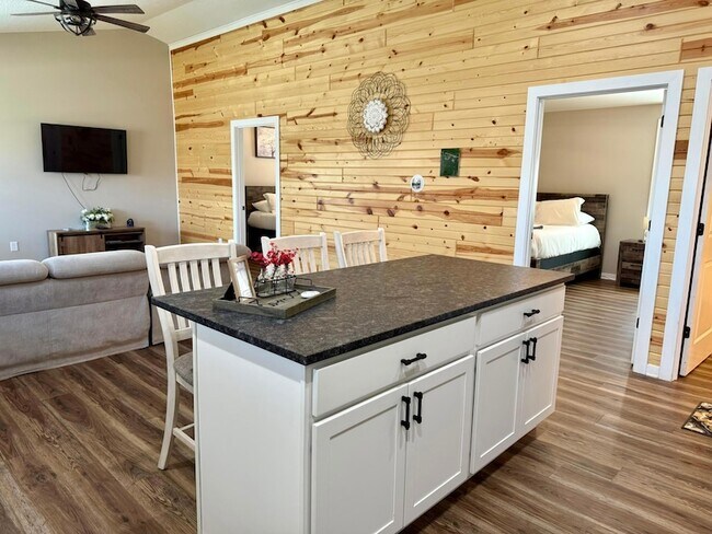 Foto del edificio - 813 Eaton Hollow Rd SW