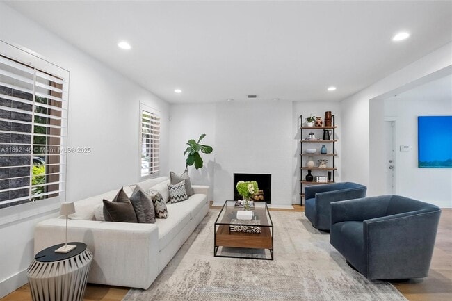 Building Photo - 1525 Mantua Ave
