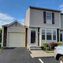 Building Photo - 792 Ficus Dr