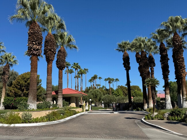 Foto del edificio - 680 N Ashurst Ct