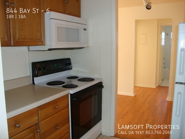 Foto del edificio - 844 Bay St