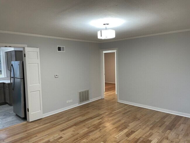 Building Photo - 1795 Beverly Pl