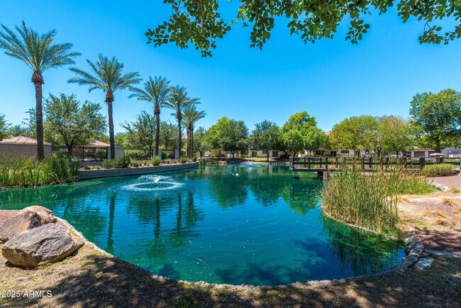 Foto del edificio - 1737 E Dogwood Ln