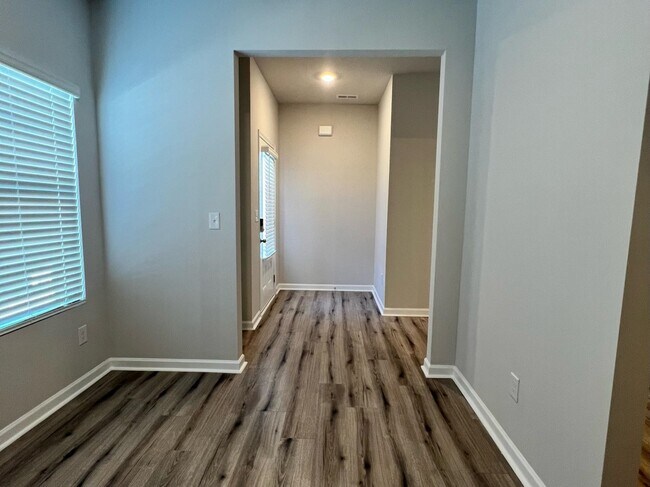 Foto del edificio - 4352 Shaffer Ct