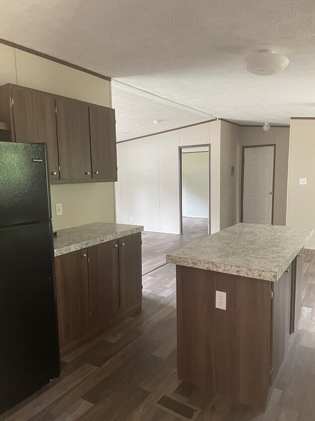 Building Photo - 326 Oak Leaf Cir