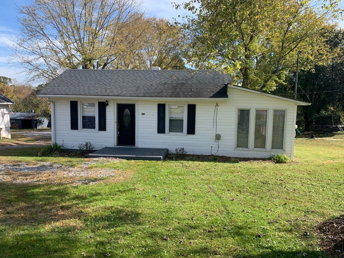 2751 Lail Rd, NC 28655 House Rental in NC