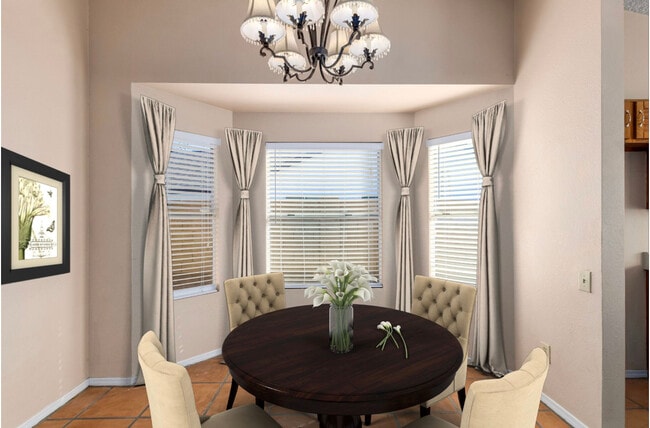 Cozy dining area/ to open kitchen - 4823 W Chicago St