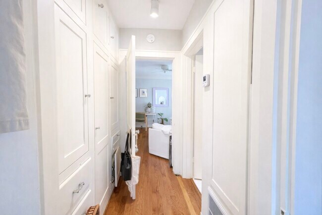 Building Photo - 1656 Kipling St