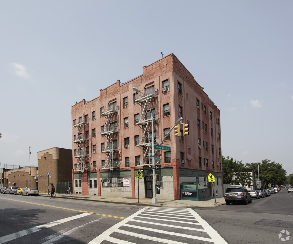 Foto principal - 1921 - 1925 Fulton Street Housing Dev