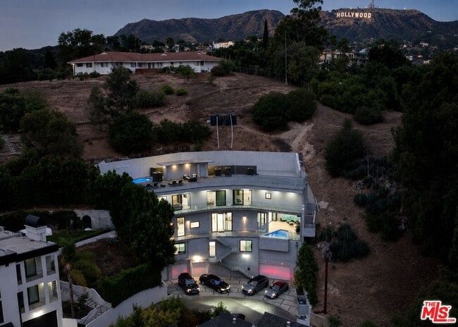 Building Photo - 6181 Temple Hill Dr