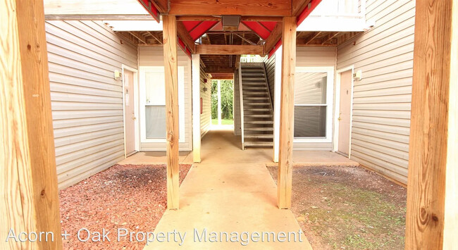 Building Photo - Room in Condo on Collegiate Cir