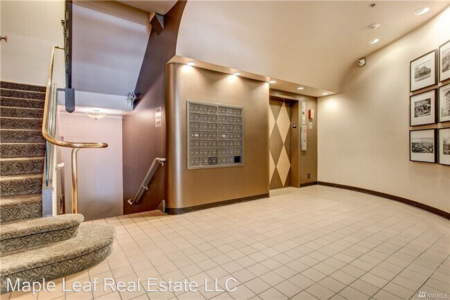 Building Photo - 1 br, 1 bath House - 2700 4th Ave, Apt 305