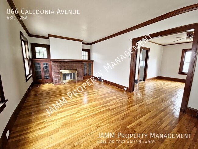 Building Photo - 4-Bedroom Single Family home in Cleveland!