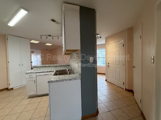 Building Photo - 1237 Wyndham Ct