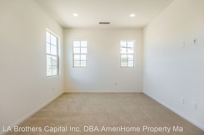 Foto del edificio - 4 br, 3 bath House - 3379 adelante st