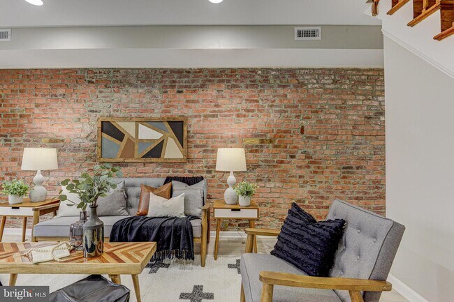 Foto del edificio - 2511 E Madison St